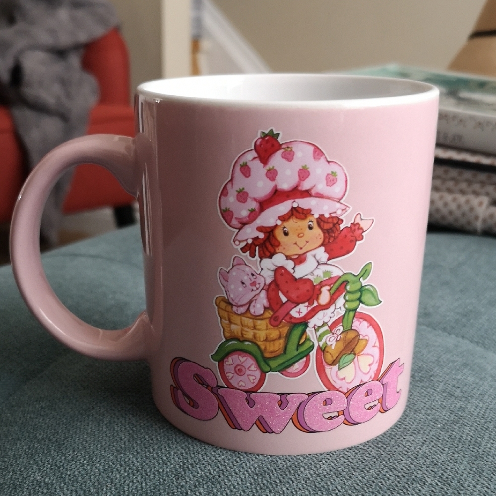 Brand New Strawberry Shortcake Punk Ceramic XL Coffee Tea Mug With Sparkle